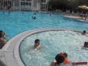 Simo nella piscina del hotel New Port Bay Club
